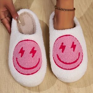 Women’s Pink Plush Fuzzy Smiley Slippers Size 9 Cozy Indoor Gift Ready, New